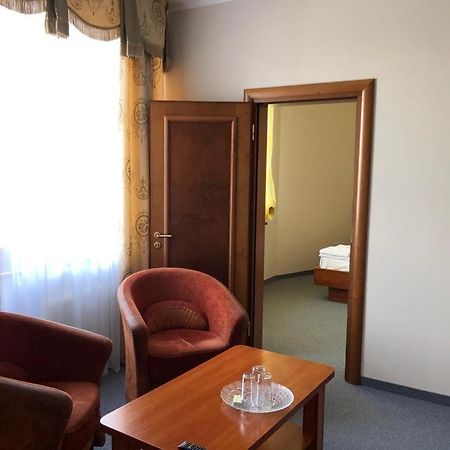 Готель Леон Novohrad-Volynskyy Bagian luar foto